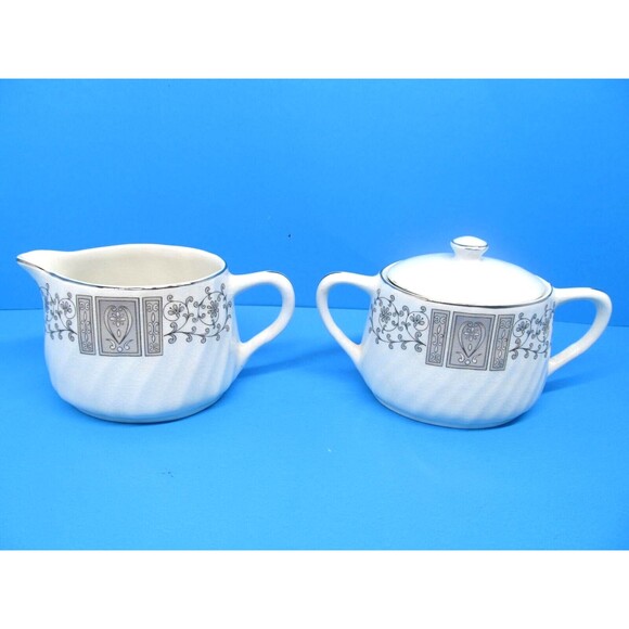 Enoch Wedgwood Manchester Covered Sugar Dish and Creamer - Picture 13 of 13